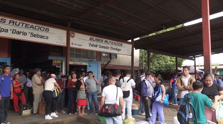 Terminal El Mayoreo recibe a familias que viajan al norte del país en esta Semana Santa