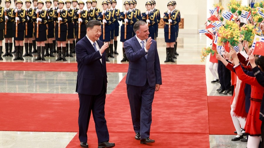Xi Jinping se reúne con el presidente uruguayo: Es un buen amigo del pueblo chino y también es el primer jefe de Estado de un país latinoamericano en visitar China este año