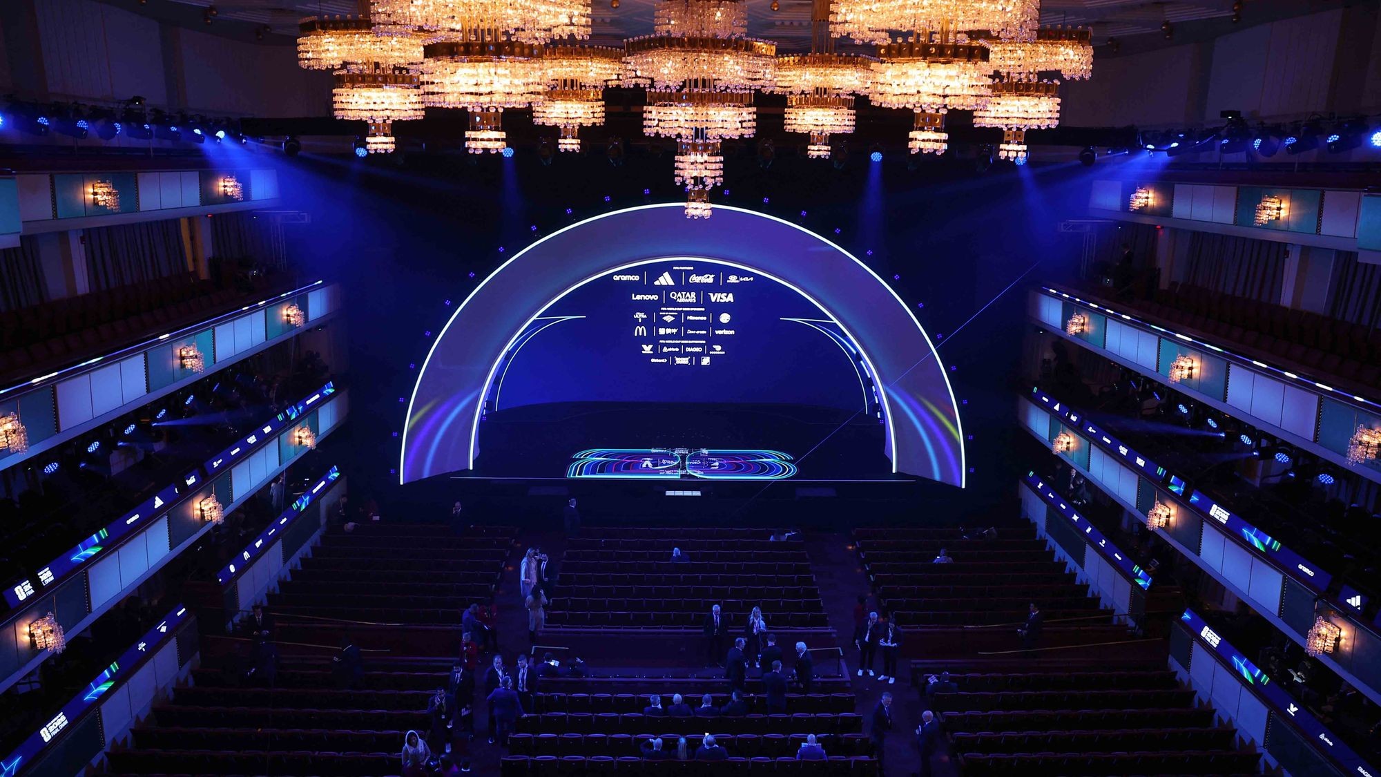 Leyendas y directivos llegaron al sorteo del Mundial