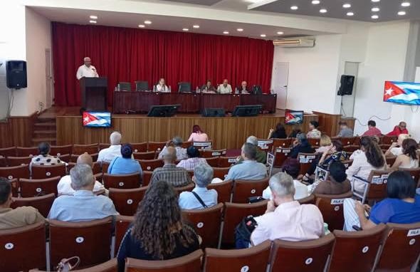 Perfeccionar los registros públicos para fortalecer la seguridad jurídica y elevar la calidad de los servicios