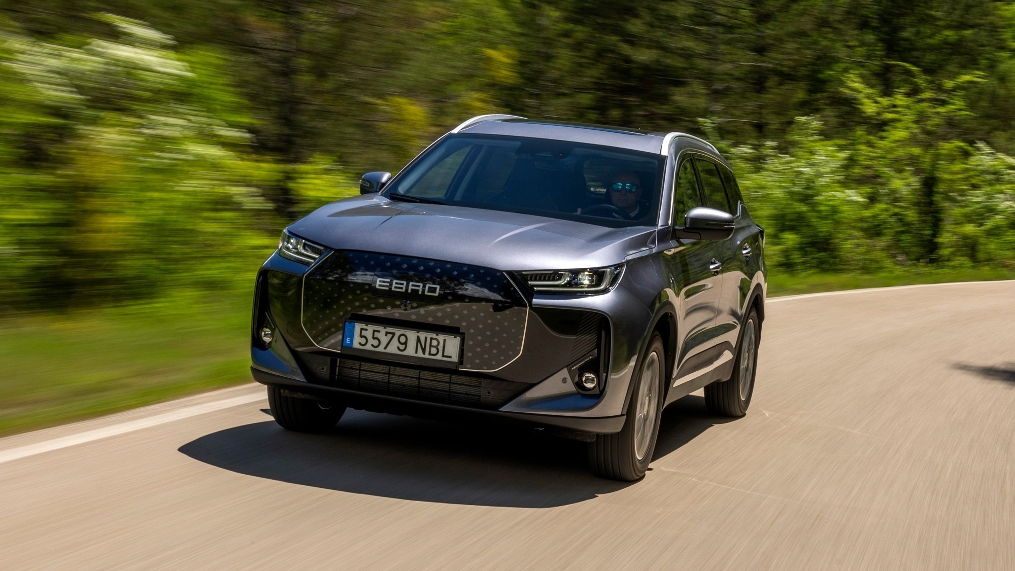 Cuesta menos de 34.000 €, tiene la etiqueta ECO y 500 litros de maletero: es el mejor SUV de EBRO que te puedes comprar ahora mismo