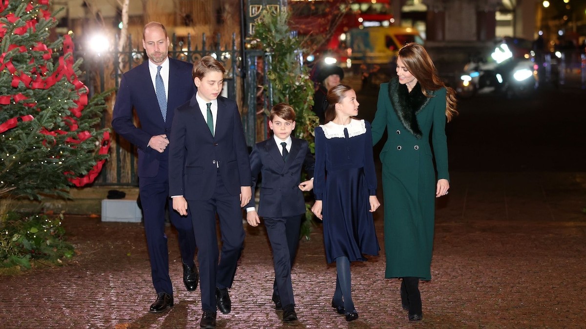 El príncipe George, la princesa Charlotte y el príncipe Louis apoyan a Kate en el tradicional servicio de villancicos