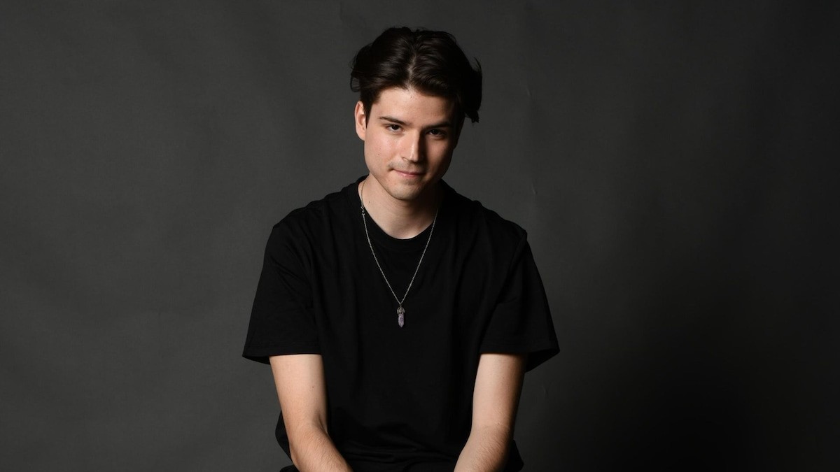 Emilio Treviño, la voz detrás de Miles Morales y Timothée Chalamet, nos revela la alquimia del doblaje