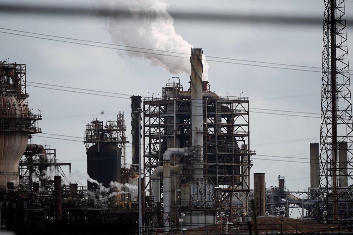 El Brent promediará 113 dólares de marzo a junio: Oxford Economics