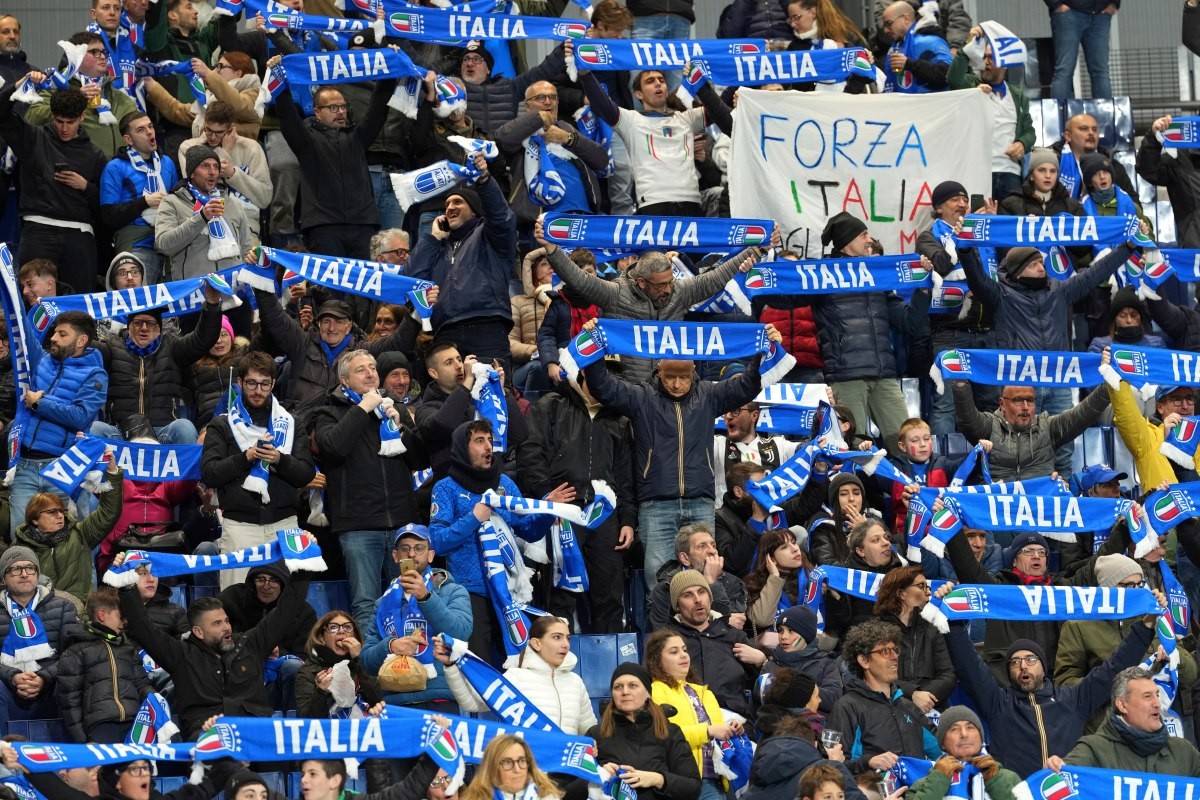 Canadá “intercambia” su camiseta a aficionados de Italia de cara al Mundial 2026