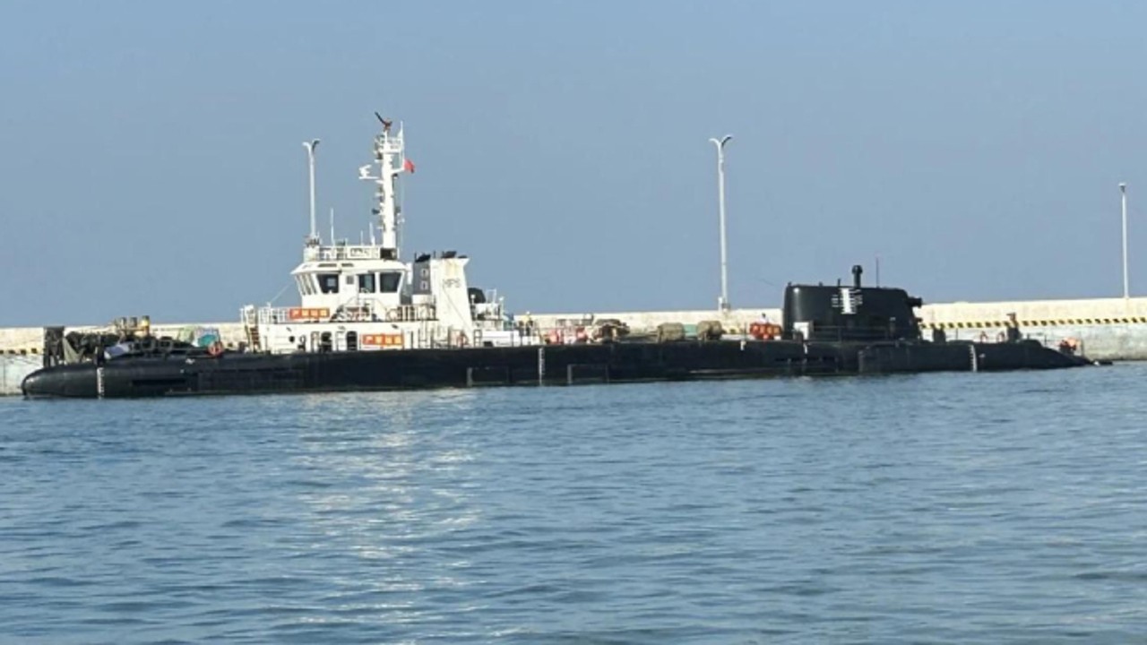 Esta es la primera imagen del misterioso buque-submarino de triple casco de China