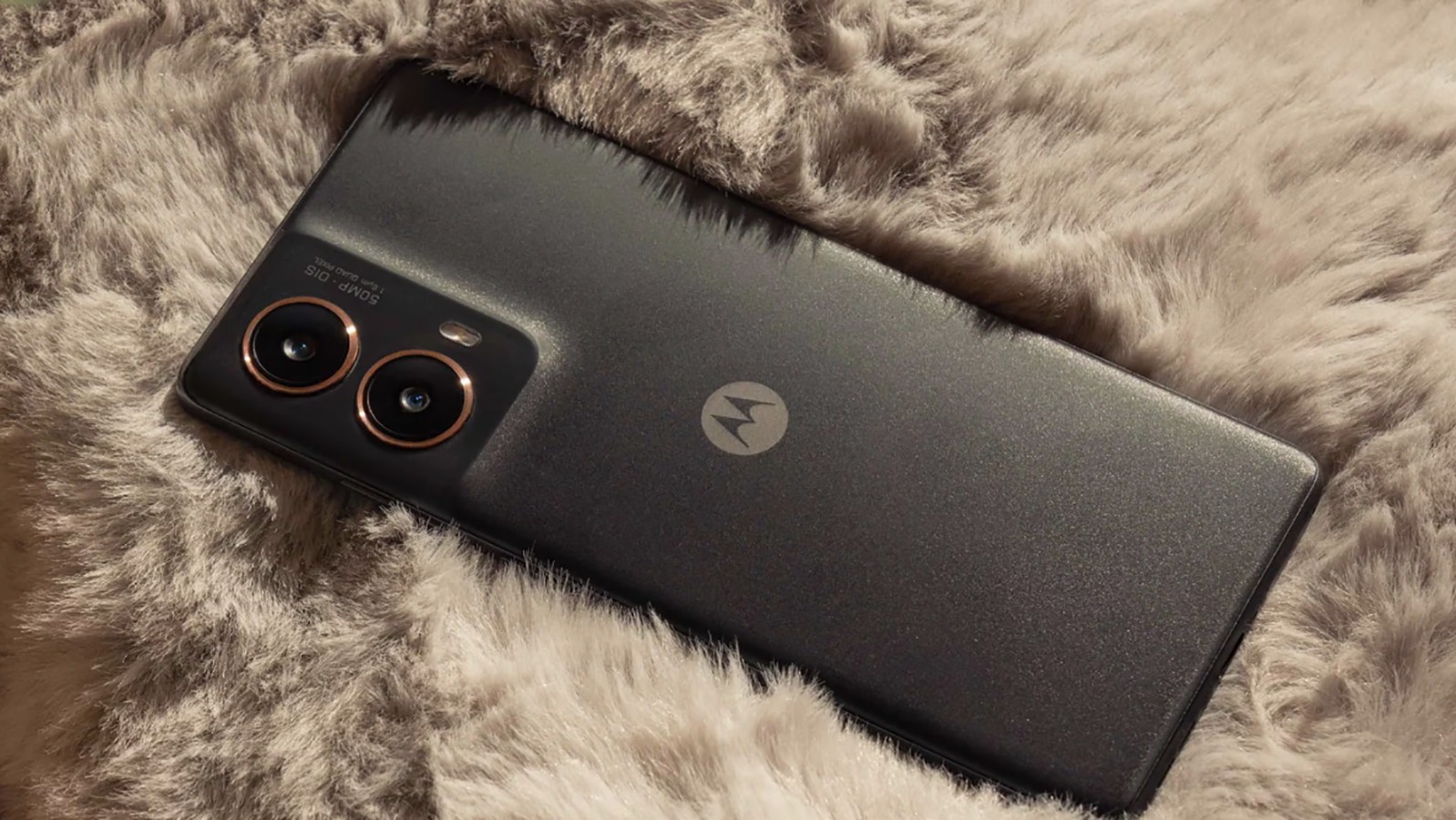 De una funda rugerizada a la ultra-fina: elegimos la mejor protección para tu Motorola Moto G85