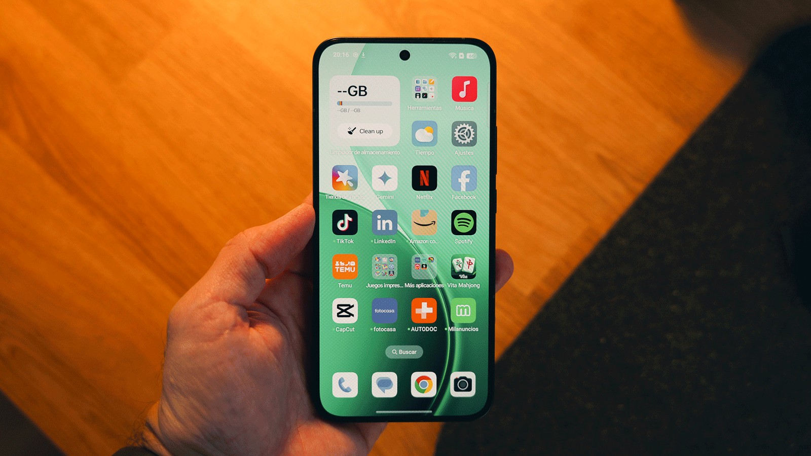 Pagar 1.000 euros por un móvil y que venga así es un despropósito