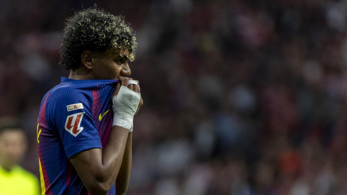 El cabreo de Lamine Yamal al final del partido contra el Atlético