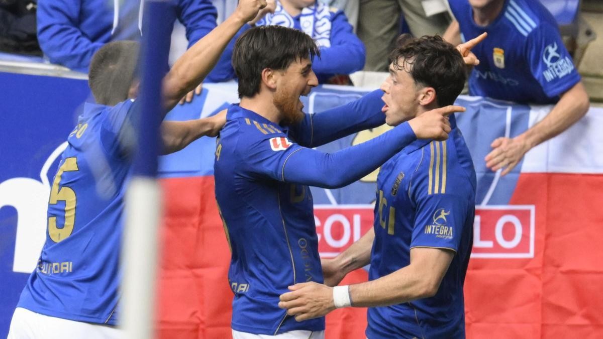 1-0: El Sevilla se asoma al abismo y hace soñar al Oviedo