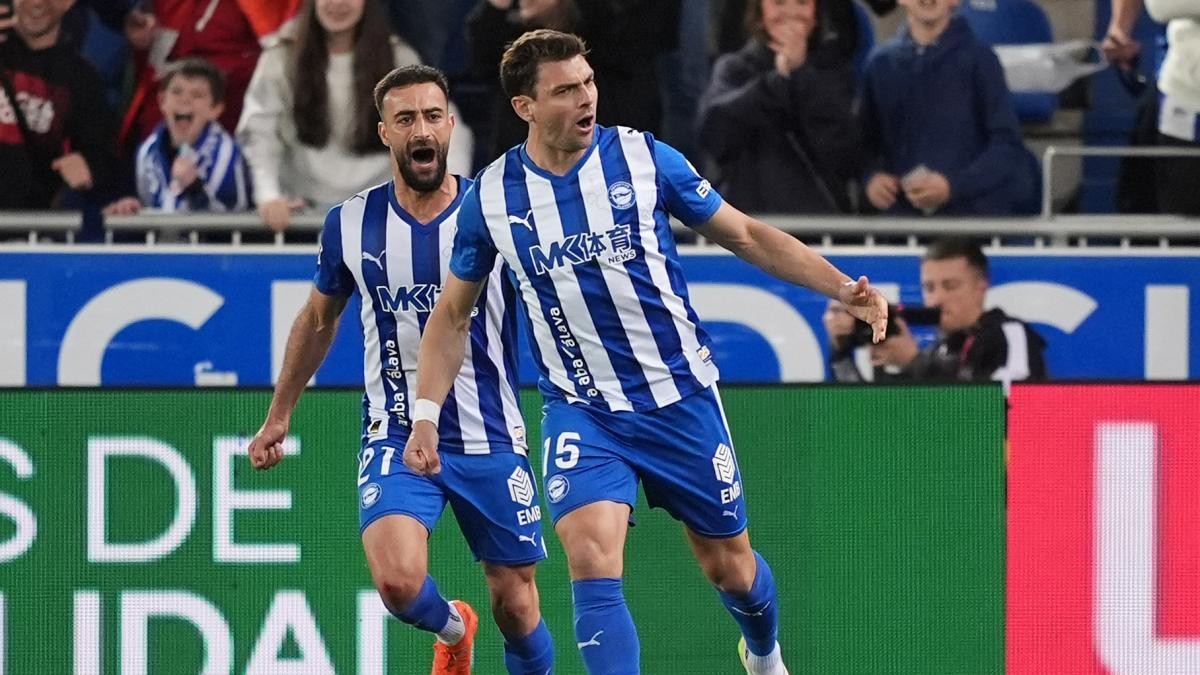 2-2: Boyé salva los muebles sobre la bocina