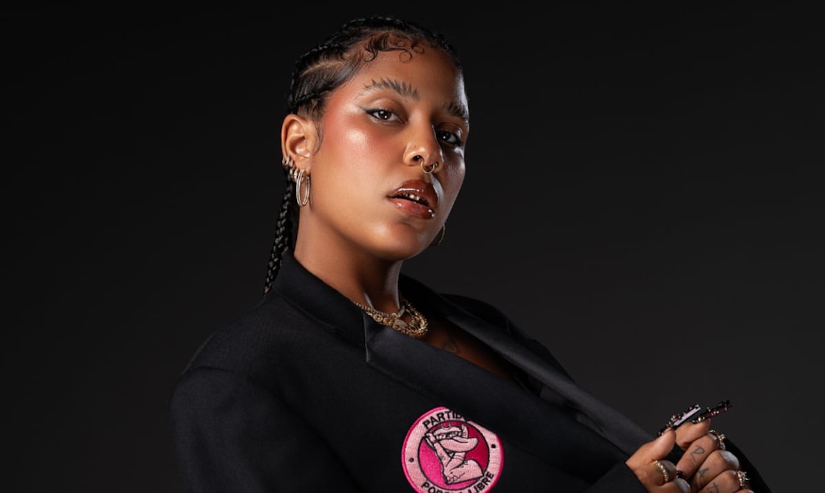 Tokischa causa polémica al posar semidesnuda en una iglesia en España