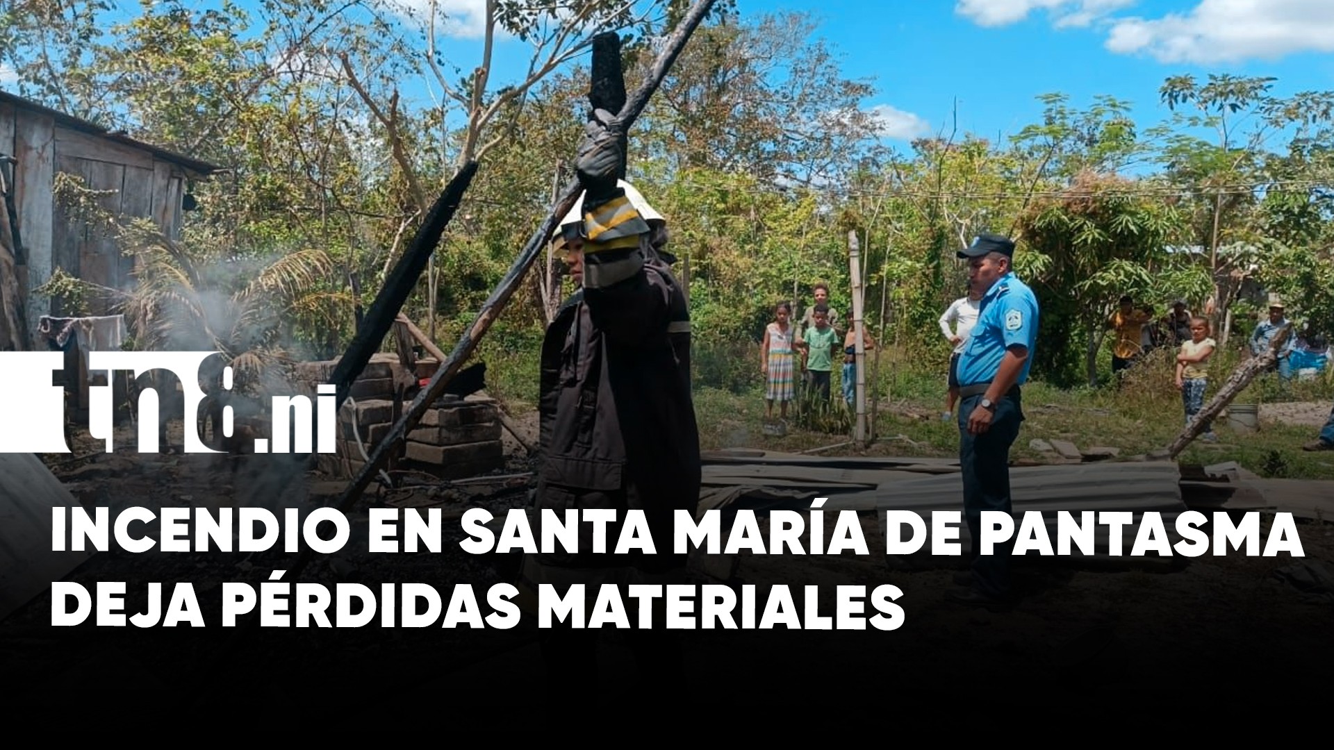 Incendio consume vivienda en la comunidad Los Limones, Santa María de Pantasma