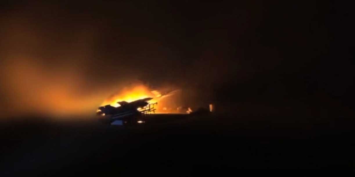 Irán lanza represalia y ataca embarcación en puerto del Golfo