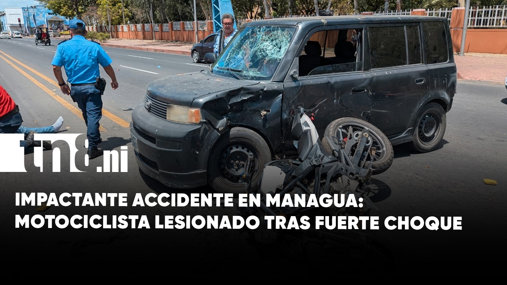 Motociclista herido tras fuerte choque frente a la Cancillería en Managua