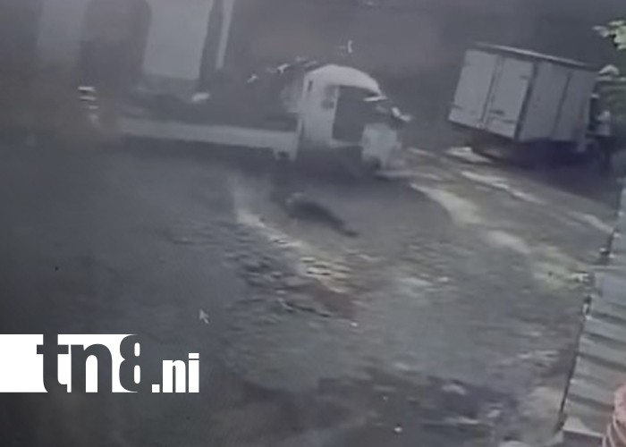 Copiloto sale volando de camión en accidente en las Sierritas de Santo Domingo