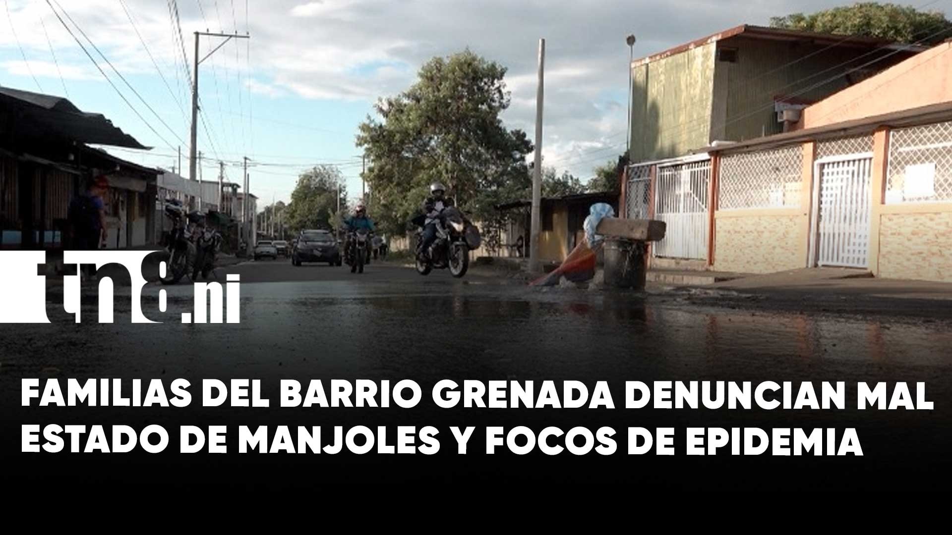 Familias del barrio Grenada ya no soportan el hedor de los manjoles en mal...