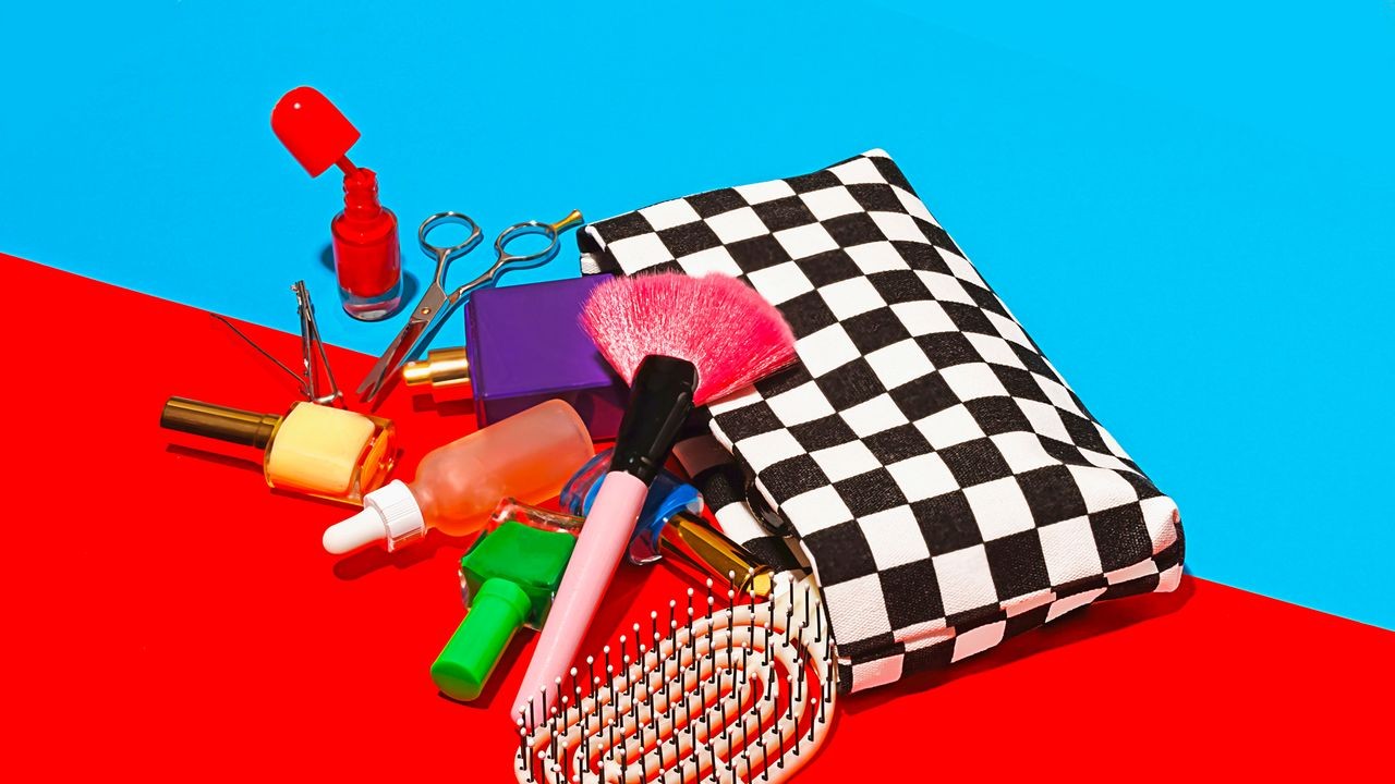 Cómo empacar tu rutina de belleza para viajar